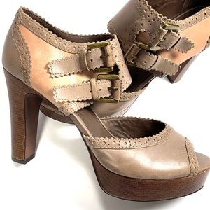 Halogen Lynden peep toe stacked heels Sz9.5